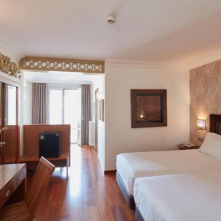 Sercotel Hotel President Figueres  Bagian luar foto