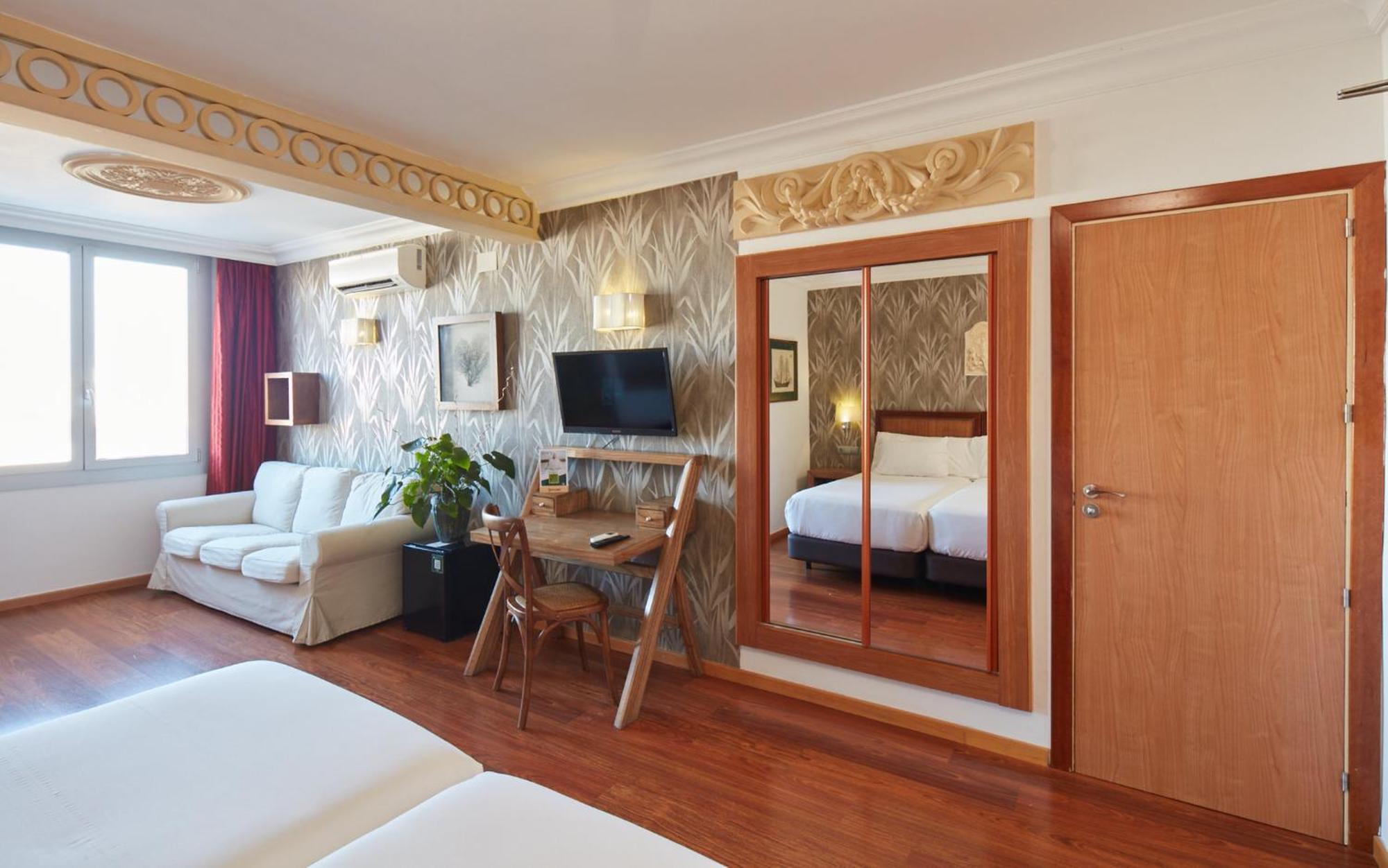 Sercotel Hotel President Figueres  Bagian luar foto