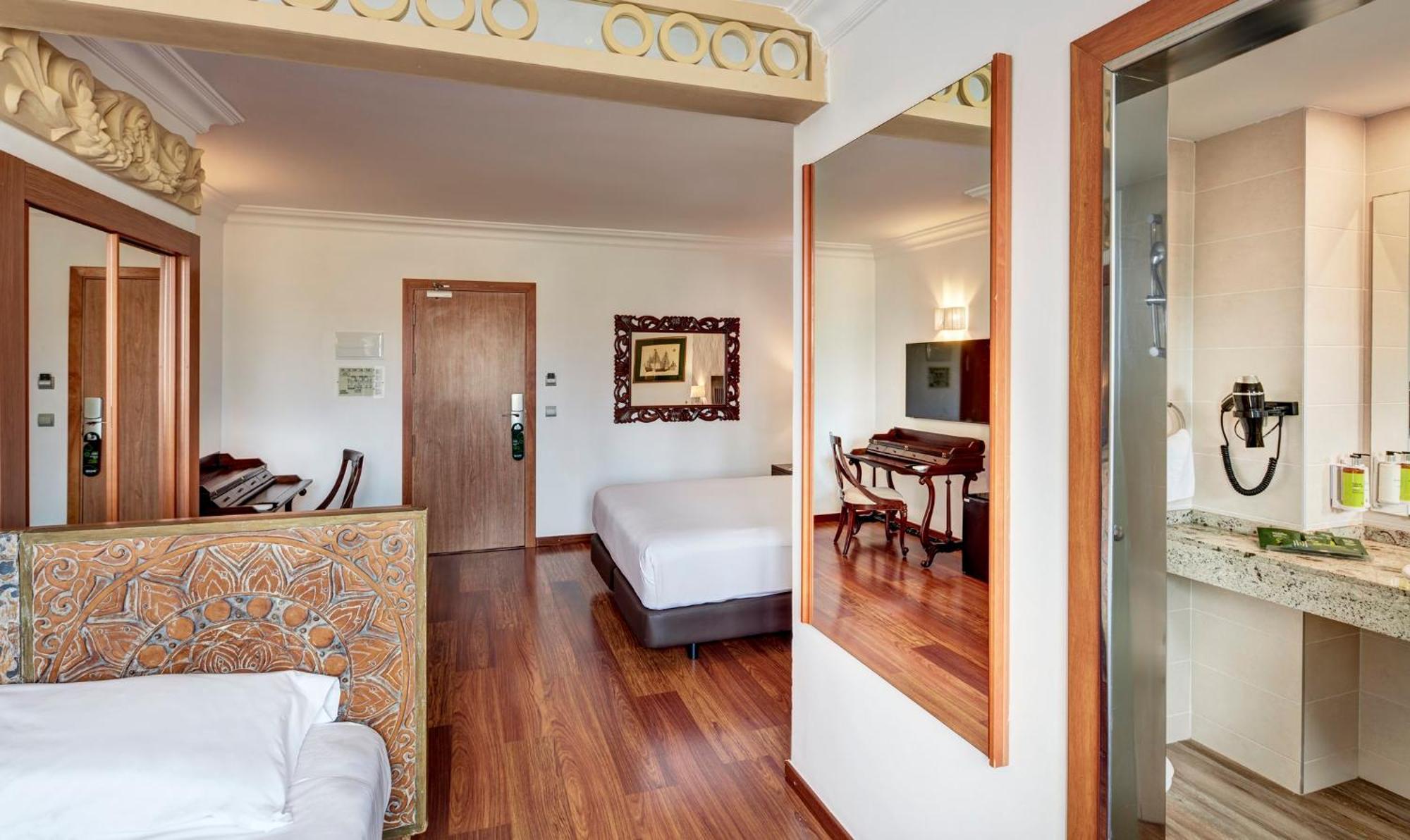 Sercotel Hotel President Figueres  Bagian luar foto