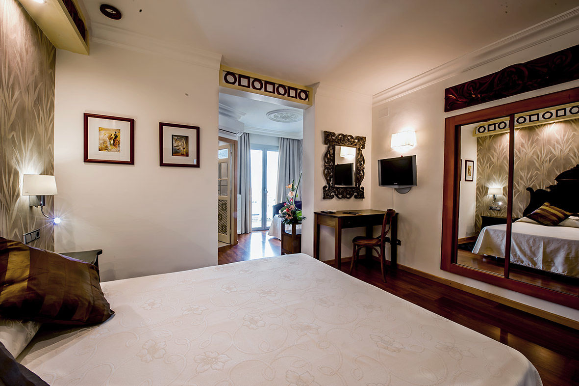Sercotel Hotel President Figueres  Bagian luar foto