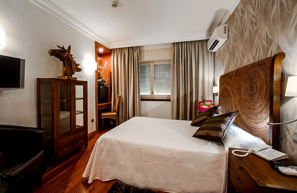 Sercotel Hotel President Figueres  Bagian luar foto